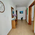 Modern 3-bedroom With Private Pool & Bbq بيت للعطل