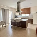 Modern 3-bedroom With Private Pool & Bbq شيكلانا دي لا فرونتيرا
